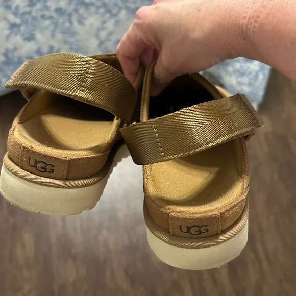 UGG Goldenstar Clog Chestnut Size 9 - Picture 9 of 9